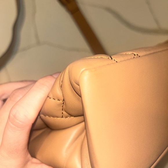 Kurt Geiger quilted lamb skin leather pillow bag in beautiful tan - Picture 9 of 9